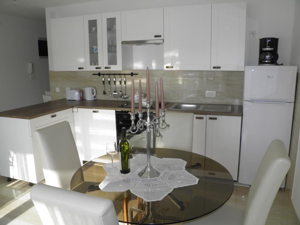 Apartments Perla Dinjiska Luaran gambar