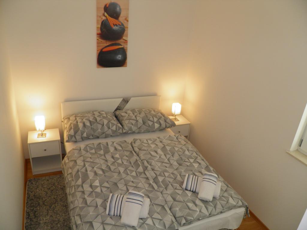 Apartments Perla Dinjiska Luaran gambar